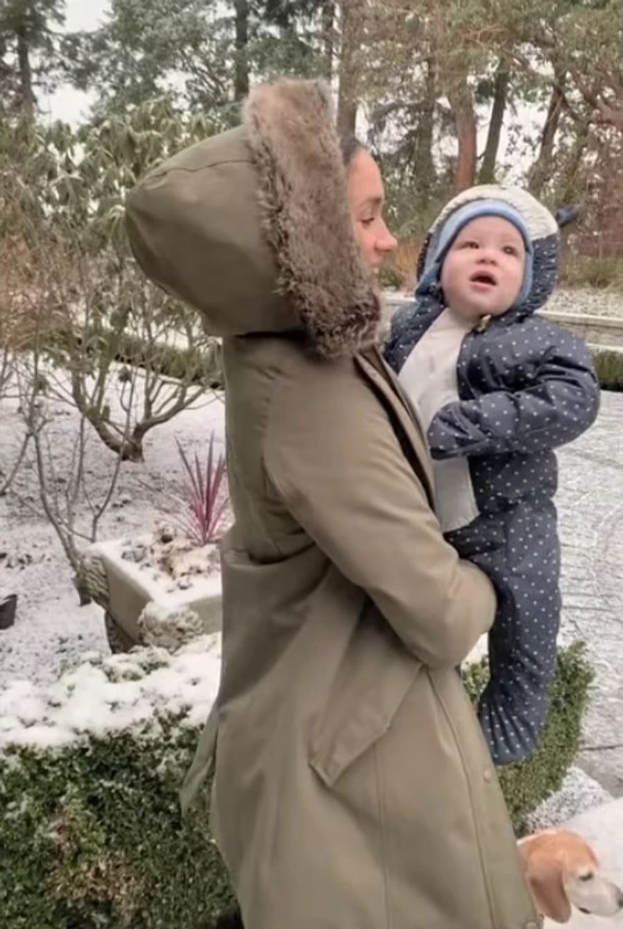 Archie als Baby mit Mama Meghan in Kanada.