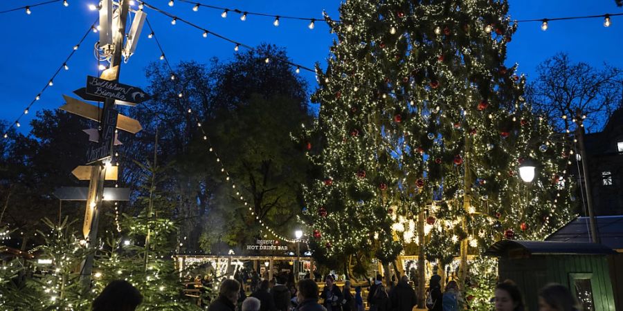 Die Schweizer Weihnachtsmärkte, hier in Bern, ziehen nach zwei schwierigen Jahren eine positive Bilanz. (Archiv)