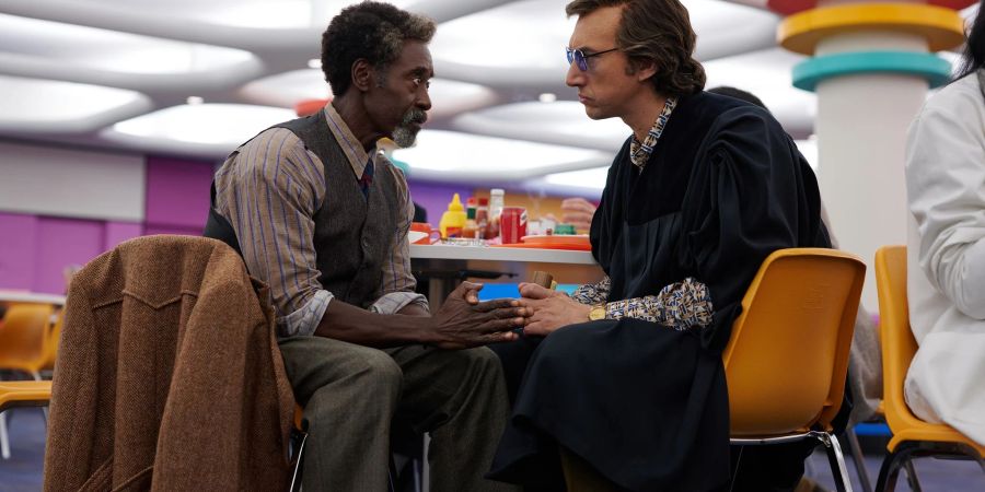 Jack (Adam Driver) und Murray (Don Cheadle) sind Kollegen.