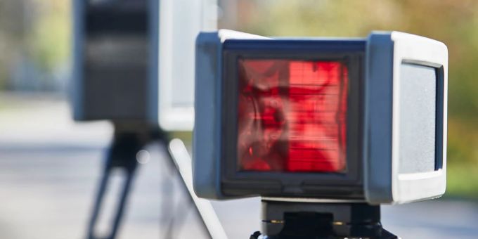 Holziken AG - Porsche-Raser (30) ausserorts mit 196 km/h geblitzt!