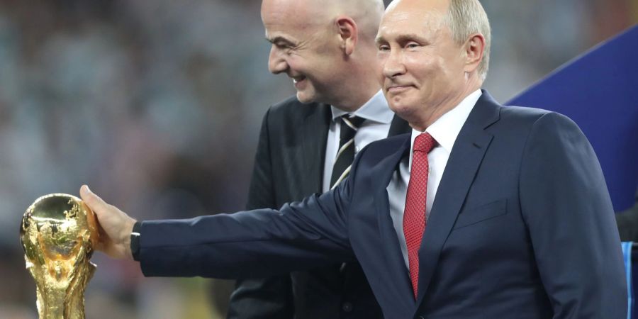 Will WM-Gastgeber Katar Tipps geben: Wladimir Putin (r).