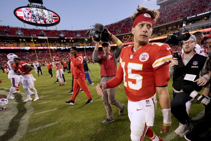 Patrick Mahomes muss in der NFL als Verlierer vom Platz. NFL