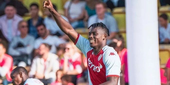 Breel Embolo bejubelt einen Treffer für Monaco. Breel Embolo