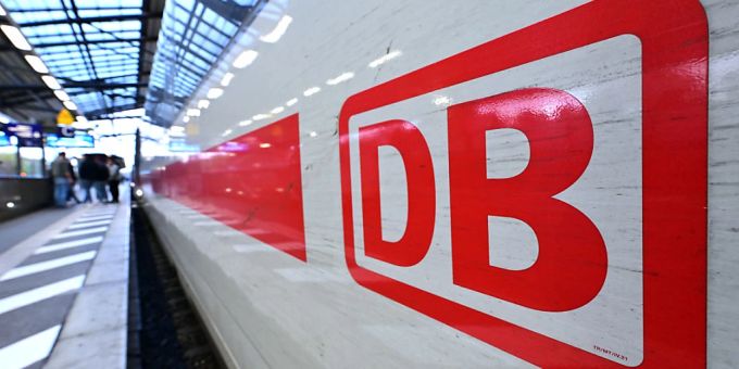Der ab Mittwoch in Deutschland angekündigte Bahnstreik wird zum Ausfall vieler grenzüberschreitender Bahnverbindungen von und nach Deutschland führen. Die SBB erarbeiten für den Schweizer Streckenabschnitt derzeit ein Ersatzkonzept. (Archivbild) Der ab Mittwoch in Deutschland angekündigte Bahnstreik wird zum Ausfall vieler grenzüberschreitender Bahnverbindungen von und nach Deutschland führen. Die SBB erarbeiten für den Schweizer Streckenabschnitt derzeit ein Ersatzkonzept. (Archivbild)