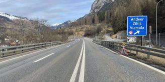Lastwagen verunfallt - Mini überholt trotz Verbot auf A13 bei Andeer GR
