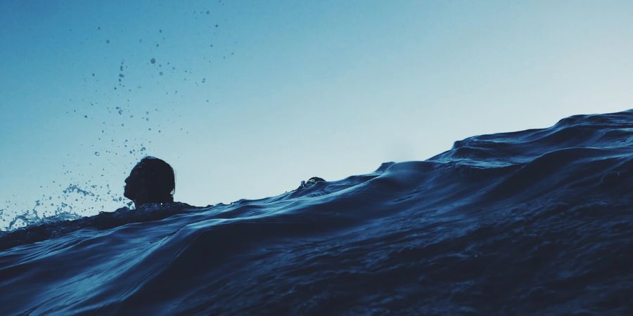 Mann im Meer