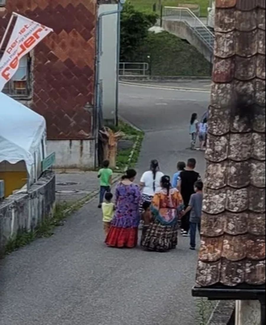 «Urinieren auf der Strasse», heisst es zu diesem Foto. Davon zu sehen ist allerdings nichts.