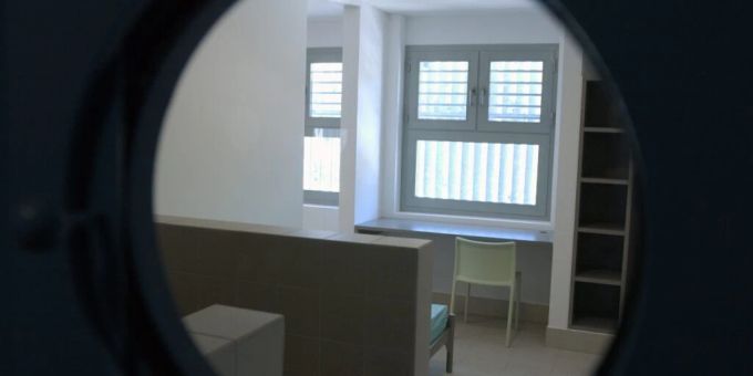 Der verurteilte Ex-Lehrer muss 18 Monate ins Gefängnis. (Symbolbild) Gefängnis