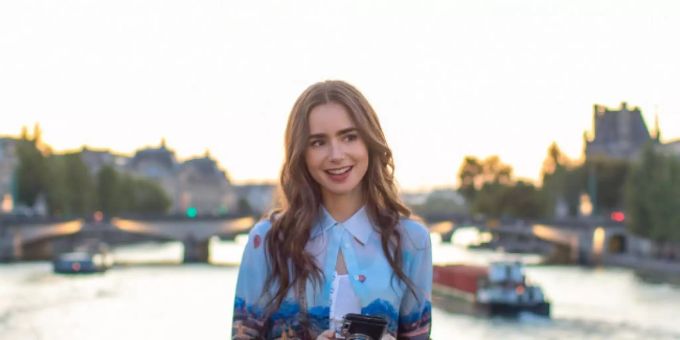 Lily Collins in «Emily in Paris». Emily in Paris staffel 4