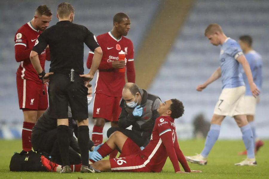 Am Wochenende erwischte es beim Kracher gegen Manchester City auch noch Rechtsverteidiger Trent Alexander-Arnold.