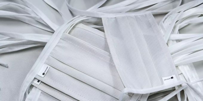 ARCHIV - Sie gehören seit einigen Monaten zum alltäglichen Leben dazu: Die Masken verdecken von Mund und Nase zum Schutz vor dem neuartigen Coronavirus. Foto: Hendrik Schmidt/dpa-Zentralbild/ZB ARCHIV - Sie gehören seit einigen Monaten zum alltäglichen Leben dazu: Die Masken verdecken von Mund und Nase zum Schutz vor dem neuartigen Coronavirus. Foto: Hendrik Schmidt/dpa-Zentralbild/ZB