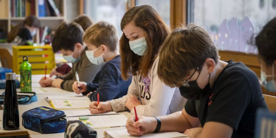 Coronavirus Schulen Schulkinder Kinder