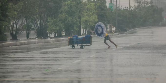 Taifun «Goni» ist mit Windgeschwindigkeiten von über 200 Kilometern pro Stunde auf die Philippinen getroffen. Taifun Goni