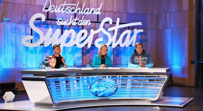 «DSDS»: Mike Singer, Maite Kelly und Dieter Bohlen begrüssen die Kandidaten. DSDS