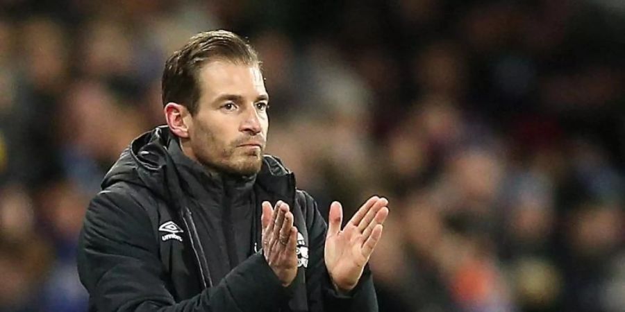 Jan Siewert betreut die Mainzer gegen den FC Bayern. Foto: Nigel French/PA Wire/dpa