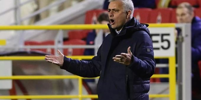 José Mourinho ärgerte sich über die Leistung seiner Mannschaft. José Mourinho