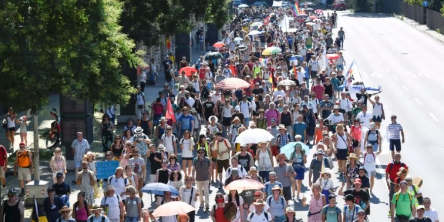 Protest gegen Corona-Schutzmassnahmen in Stuttgart