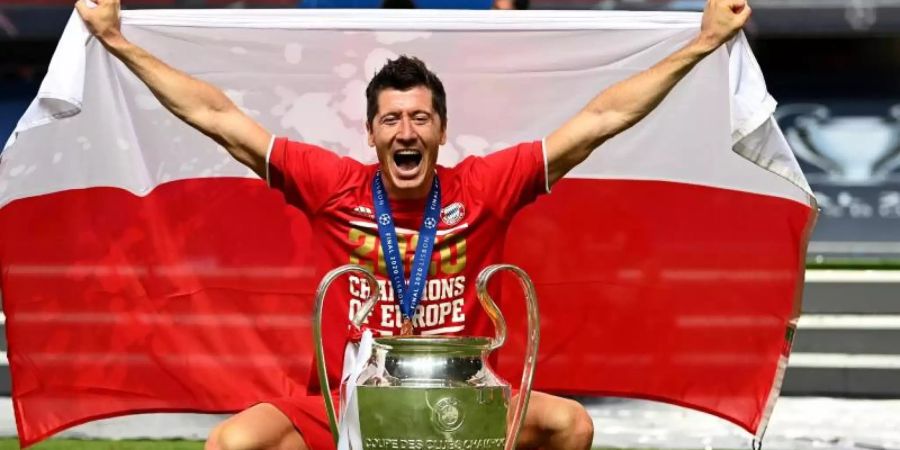 Krönt sich Robert Lewandowski nach dem Triple mit Bayern noch mit dem Titel des Weltfussballers?. Foto: Michael Regan/Getty Images via UEFA/dpa