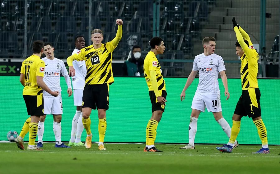 Dortmund-Torjäger Erling Haaland trifft in der ersten Halbzeit gleich doppelt.