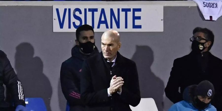 Zinédine Zidane ist positiv auf das Coronavirus getestet worden. Foto: Jose Breton/AP/dpa