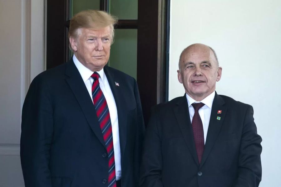 Ueli Maurer mit US-Präsident Donald Trump vor dem Weissen Haus, 2019.