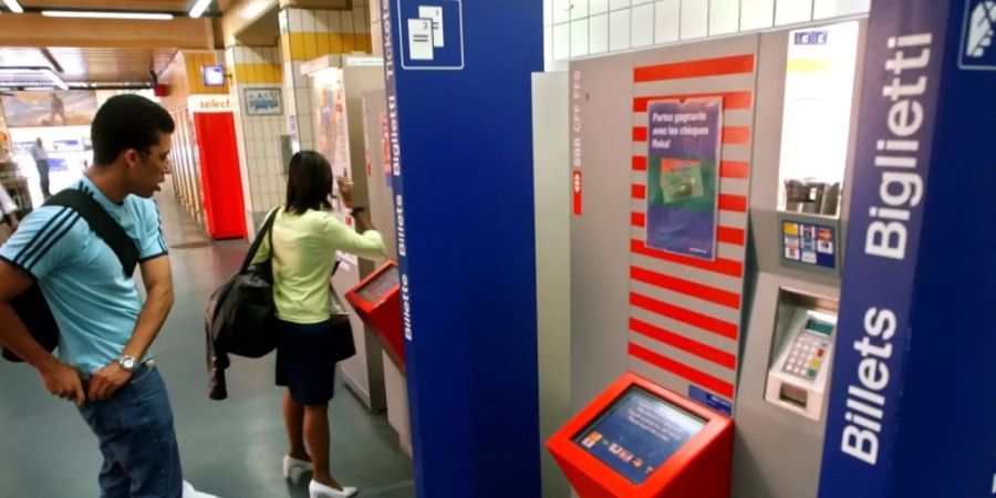 Bei den SBB gab es am Mittwochmorgen kurzzeitig eine Störung bei Billettautomaten und der App. (Archivbild)