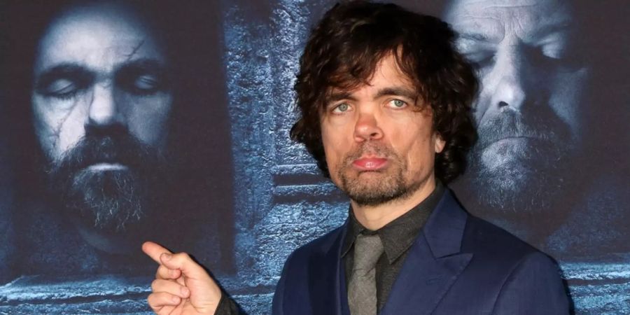 Peter Dinklage vor dem «Game of Thrones»-Plakat.