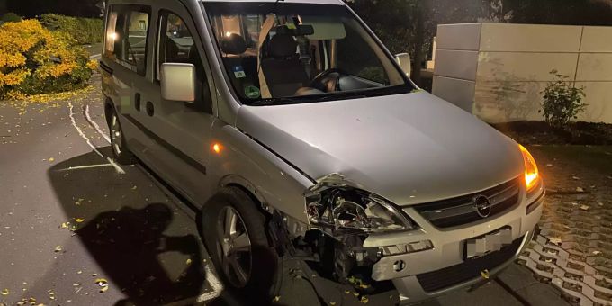 Der Autofahrer wurde beim Unfall nicht verletzt. Unfall