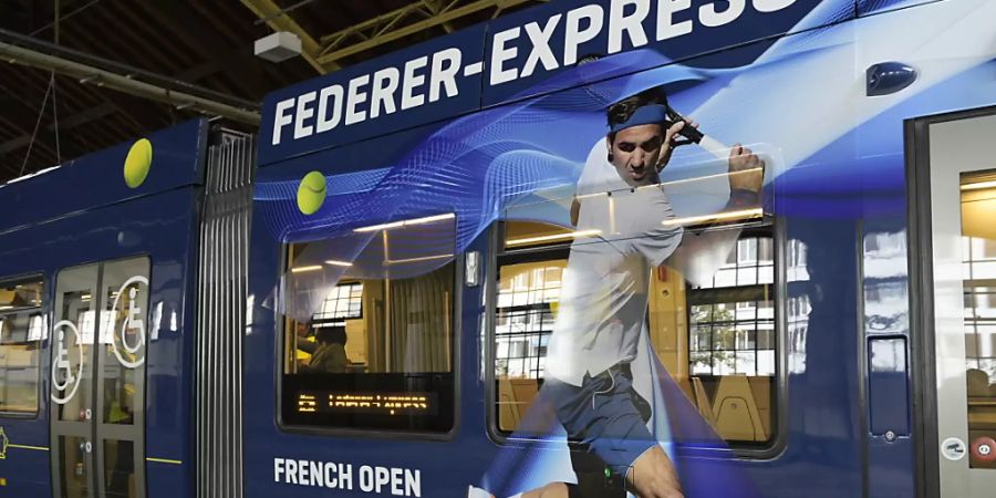 So sieht der Federer-Express der Basler Verkehrs-Betriebe aus, der Roger Federer am Freitag einweihte.