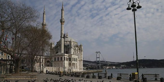 Die Inflation in der Türkei steigt immer weiter: Blick auf den Bosporus (Archivbild). Die Inflation in der Türkei steigt immer weiter: Blick auf den Bosporus (Archivbild).