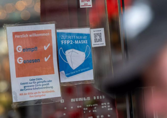 Im Einzelhandel gilt in Deutschland 2G – bei den Grundversorgern gilt jedoch nur eine Maskenpflicht. Coronavirus