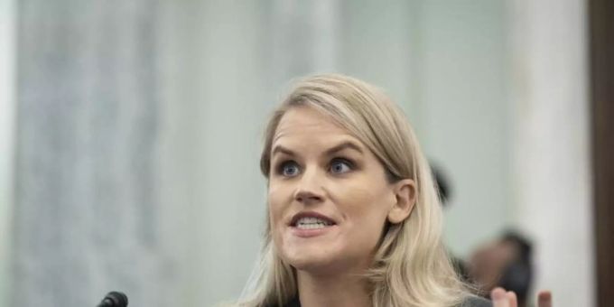 Frances Haugen, ehemalige Facebook-Mitarbeiterin und Whistleblowerin, sagt während einer Anhörung aus. Foto: Drew Angerer/Pool Getty Images North America/AP/dpa Frances Haugen, ehemalige Facebook-Mitarbeiterin und Whistleblowerin, sagt während einer Anhörung aus. Foto: Drew Angerer/Pool Getty Images North America/AP/dpa