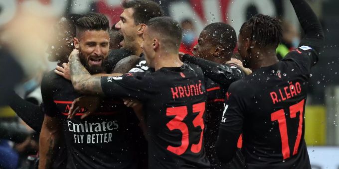 Grosser Jubel bei der AC Mailand nach dem Treffer von Olivier Giroud. AC Mailand