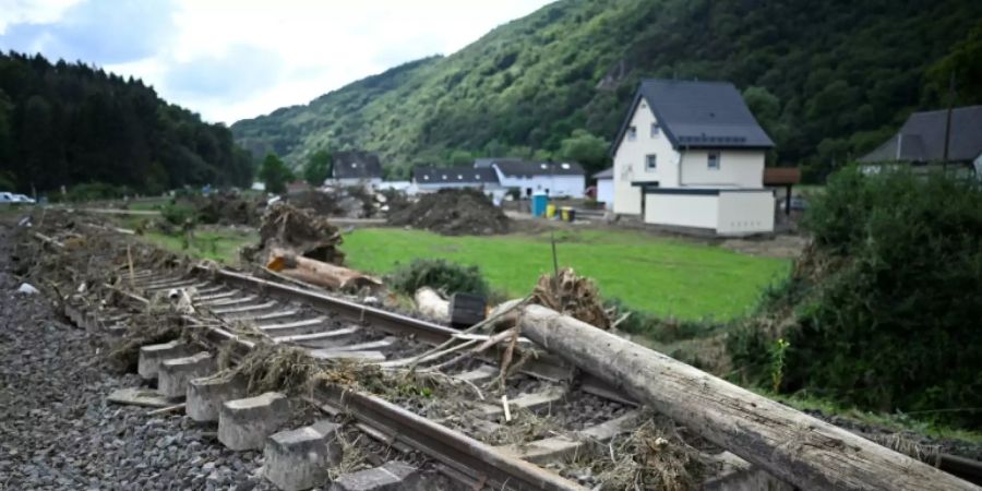 Zerstörte Gleise im Ahrtal