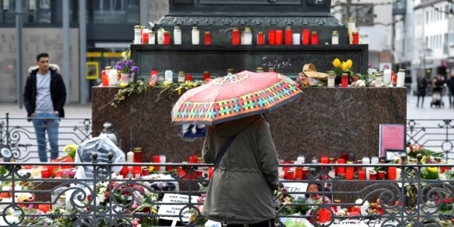 Gedenkstätte in Hanau kurz nach dem Anschlag