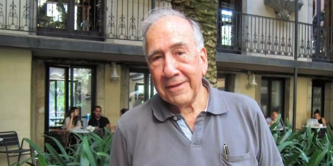 Der spanische Dichter und Architekt Joan Margarit ist mit 82 Jahren in seinem Haus in Sant Just Desvern bei Barcelona gestorben. Foto: Europapress/dpa Der spanische Dichter und Architekt Joan Margarit ist mit 82 Jahren in seinem Haus in Sant Just Desvern bei Barcelona gestorben. Foto: Europapress/dpa
