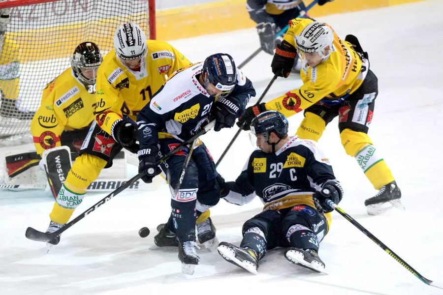 Gegen den SC Bern gibt es für Ambri am Freitag zunächst kein Durchkommen.