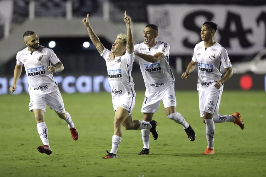 Der FC Santos zieht nach dem Sieg über die Boca Juniors in den Copa-Final ein.