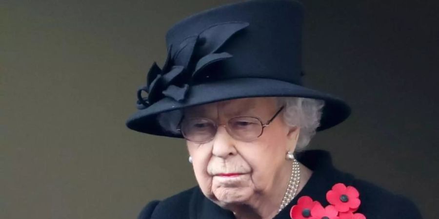 Königin Elizabeth II. spendet den Opfern des Tropensturms «Eta» Trost. Foto: Chris Jackson/PA Wire/dpa