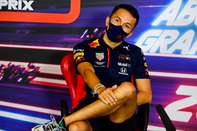 Nachdem er sein Cockpit in der Formel 1 räumen musste, fährt Alex Albon heuer ausgewählte Rennen in der DTM. dtm