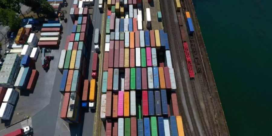 Containerverladung in Dortmund