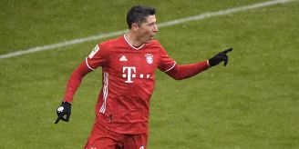 Lewa mit Tor-Rekord - Bayern findet gegen Freiburg zum Siegen zurück Lewa mit Tor-Rekord - Bayern findet gegen Freiburg zum Siegen zurück