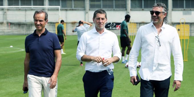 Führen Yverdon in die Super League: Mario Di Pietrantonio (li.) übergibt das Amt des Präsidenten an Jeff Saunders. Super League Yverdon