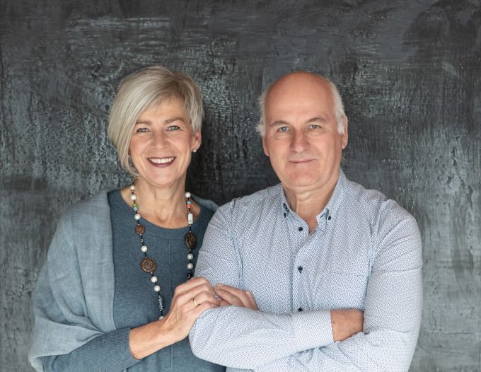 Das Ehepaar Sabine Kasslatter und Erich Mur bieten Ferienwohnungen an. Ein Paar