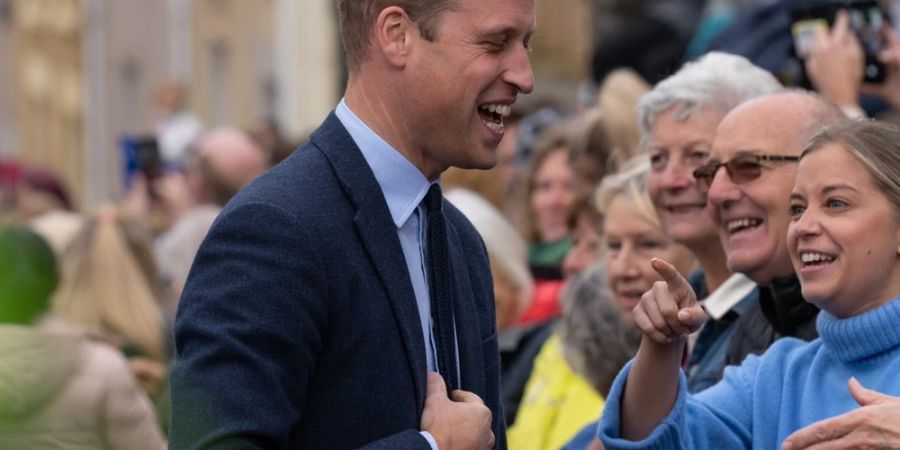 Königlicher Burger-Verkäufer: Prinz William hat die Kunden eines Food-Trucks in London überrascht.