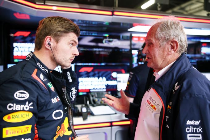 Max Verstappen (Red Bull) und Motorsport-Berater Helmut Marko beim Spanien-GP der Formel 1. Max Verstappen Red Bull
