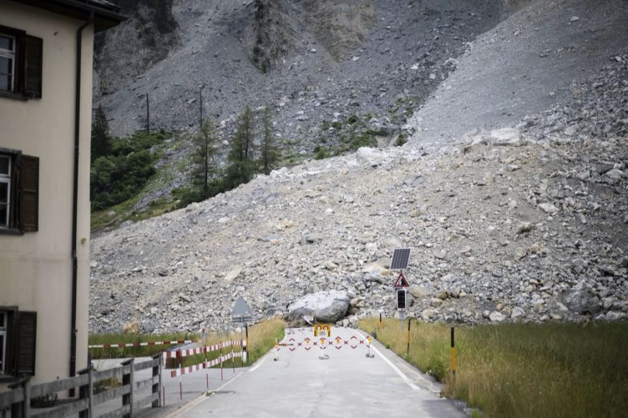 Bergsturz in Brienz GR. Mit dem KI-Projekt könnten Investitionen in Schutzmassnahmen effektiver gestaltet werden. (Archivbild)