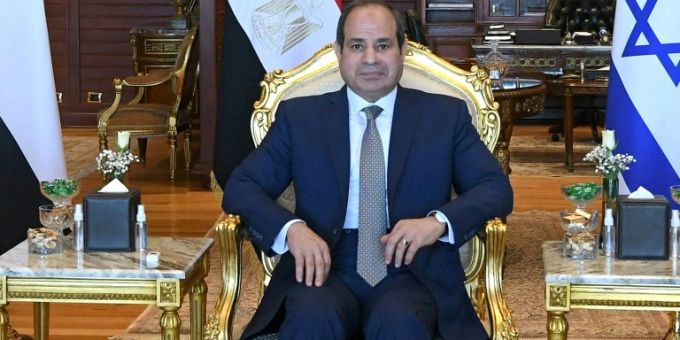Al-Sisi (M.) mit Bennett (r.) und bin Sajed Al-Sisi (M.) mit Bennett (r.) und bin Sajed
