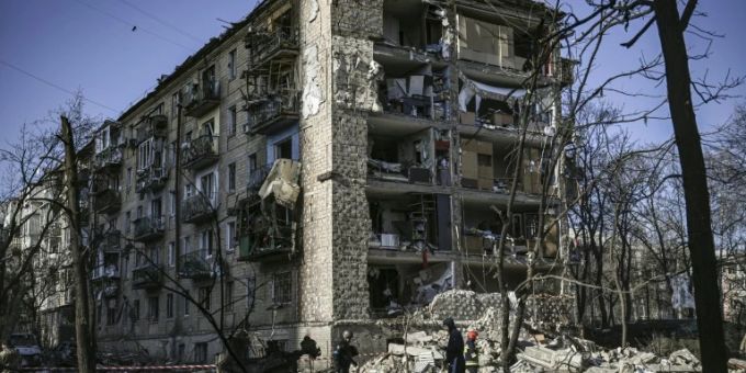 Bombardiertes Gebäude in Kiew Bombardiertes Gebäude in Kiew