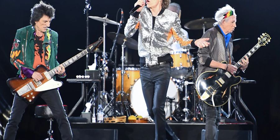 ARCHIV - Die Rolling Stones gehen erneut auf grosse Europatour. Ob aber auch bekannte Klassiker wie «(I Can't Get No) Satisfaction» gespielt werden, ist noch unklar. Foto: Carsten Rehder/dpa